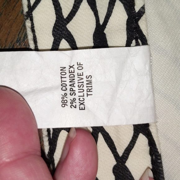 NWT Betsey Johnson shorts - Picture 5 of 5